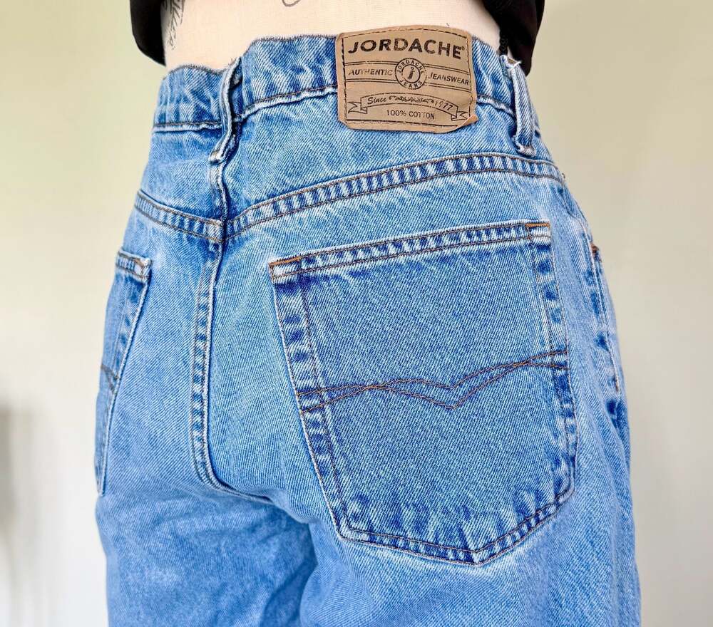 Vintage Jordache High-Waisted Straight-Leg Medium Wash Denim  Size 13/14